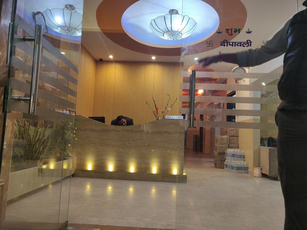 Hotel Apra Inn New Delhi Extérieur photo