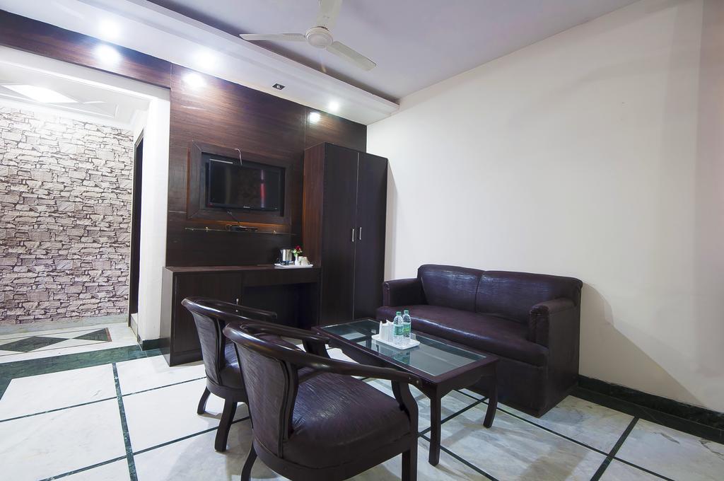 Hotel Apra Inn New Delhi Extérieur photo