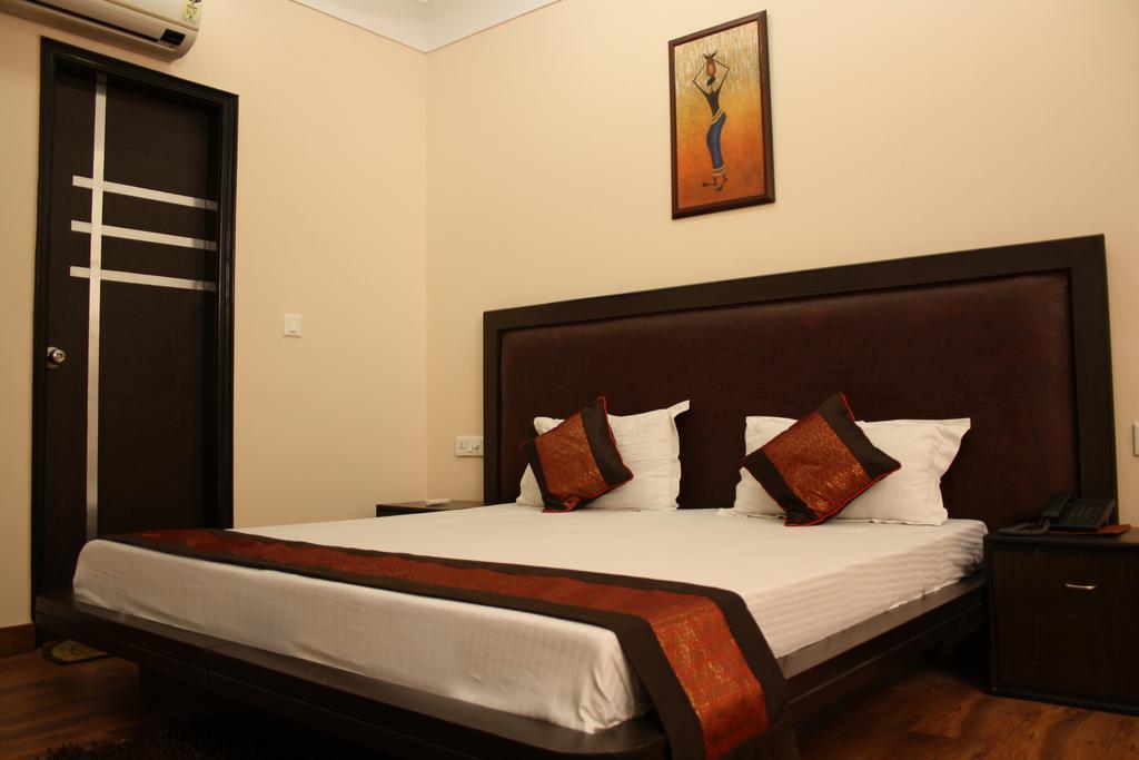 Hotel Apra Inn New Delhi Extérieur photo