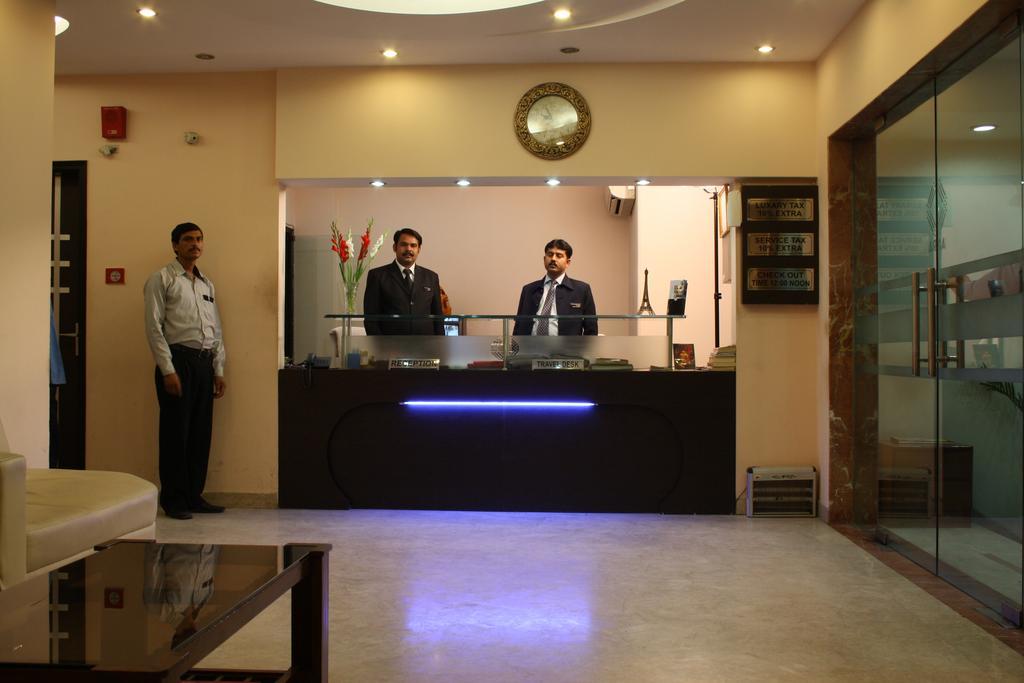 Hotel Apra Inn New Delhi Extérieur photo