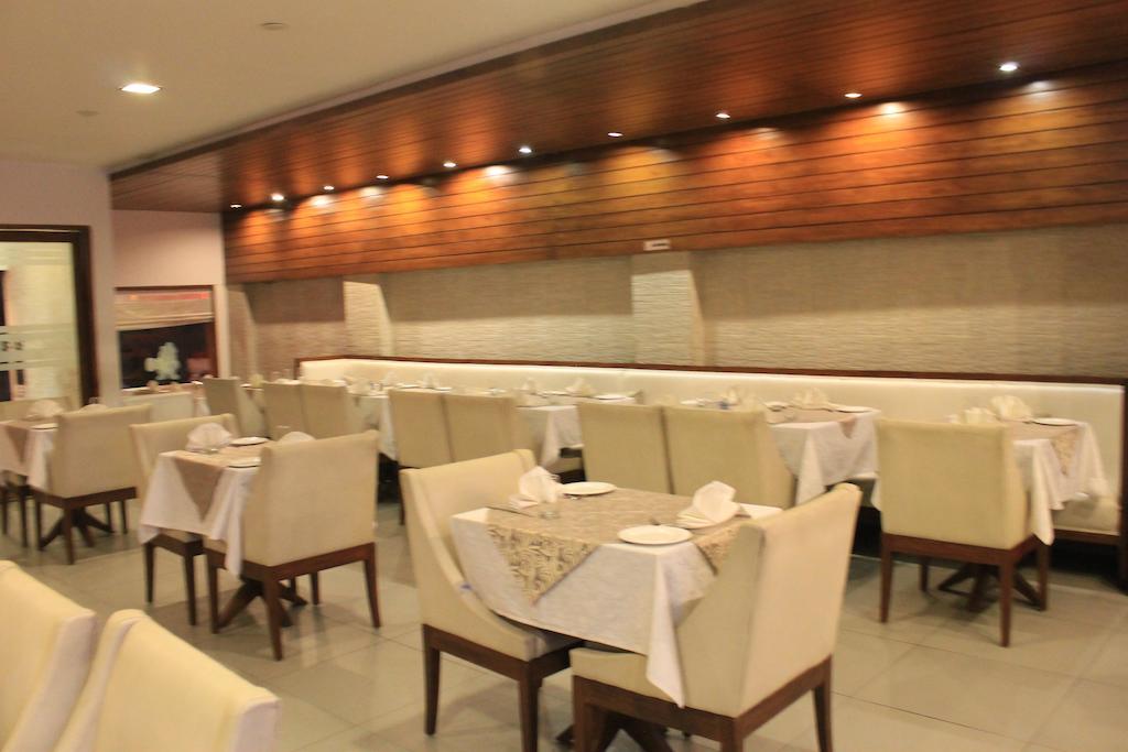 Hotel Apra Inn New Delhi Extérieur photo