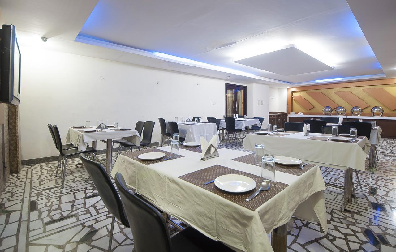 Hotel Apra Inn New Delhi Extérieur photo