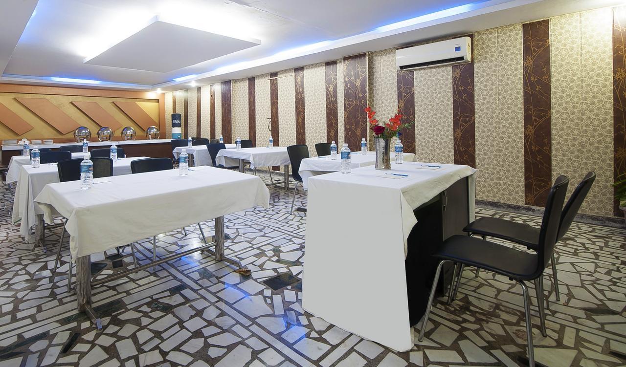 Hotel Apra Inn New Delhi Extérieur photo