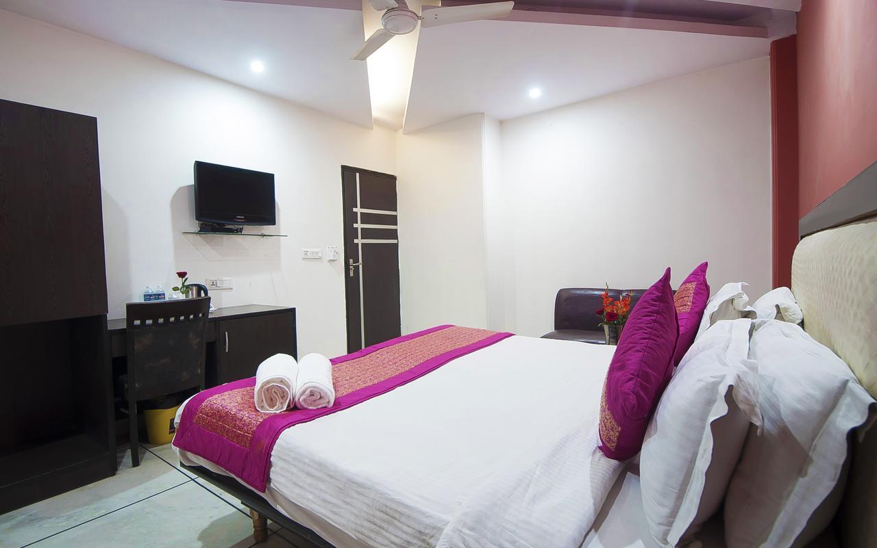 Hotel Apra Inn New Delhi Extérieur photo