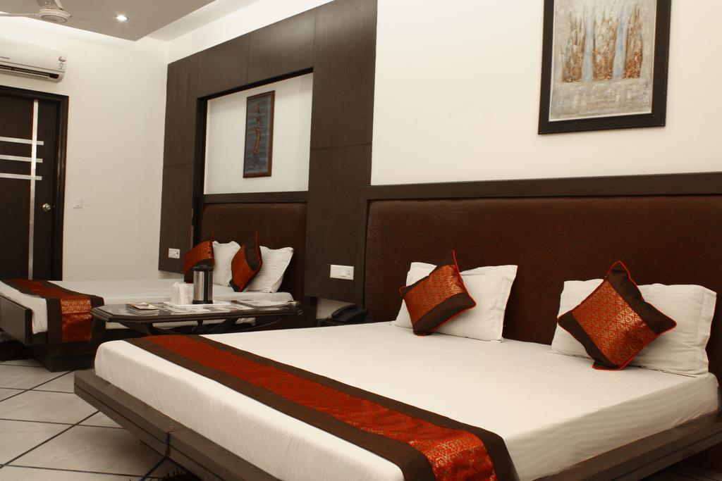 Hotel Apra Inn New Delhi Extérieur photo