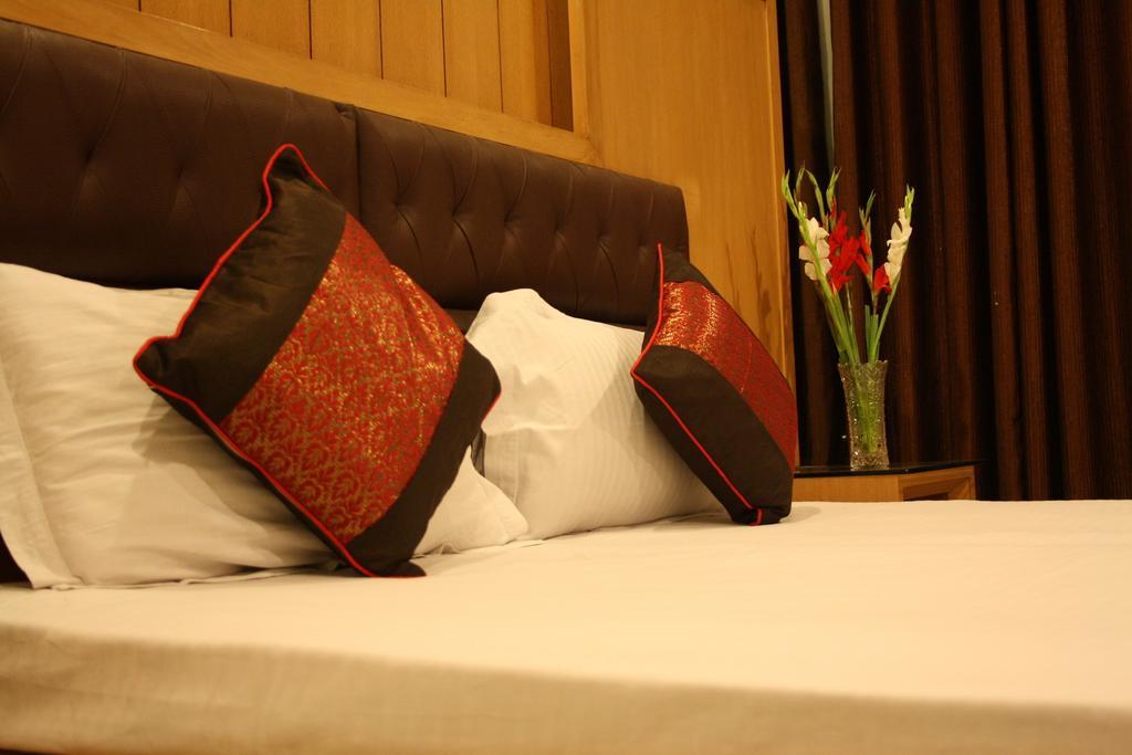 Hotel Apra Inn New Delhi Extérieur photo