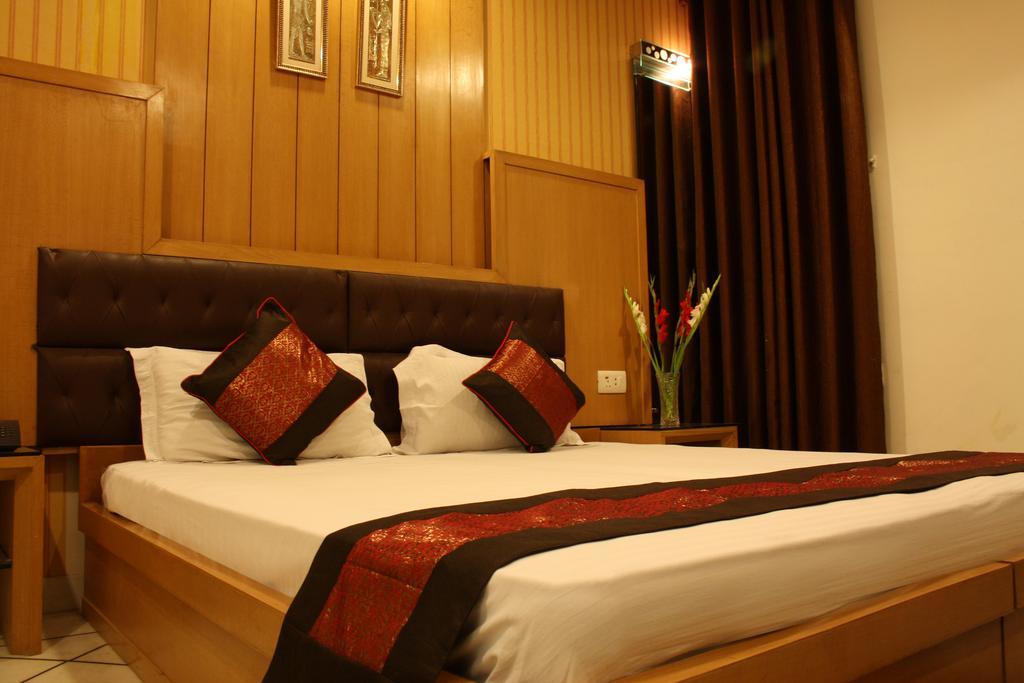 Hotel Apra Inn New Delhi Extérieur photo